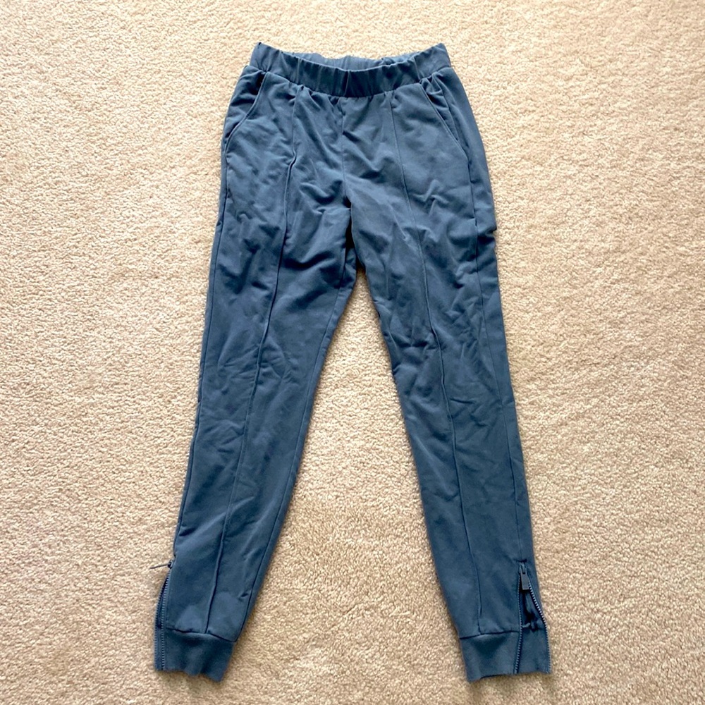 ⭐️MUST GO⭐️ ALO YOGA sweatpants